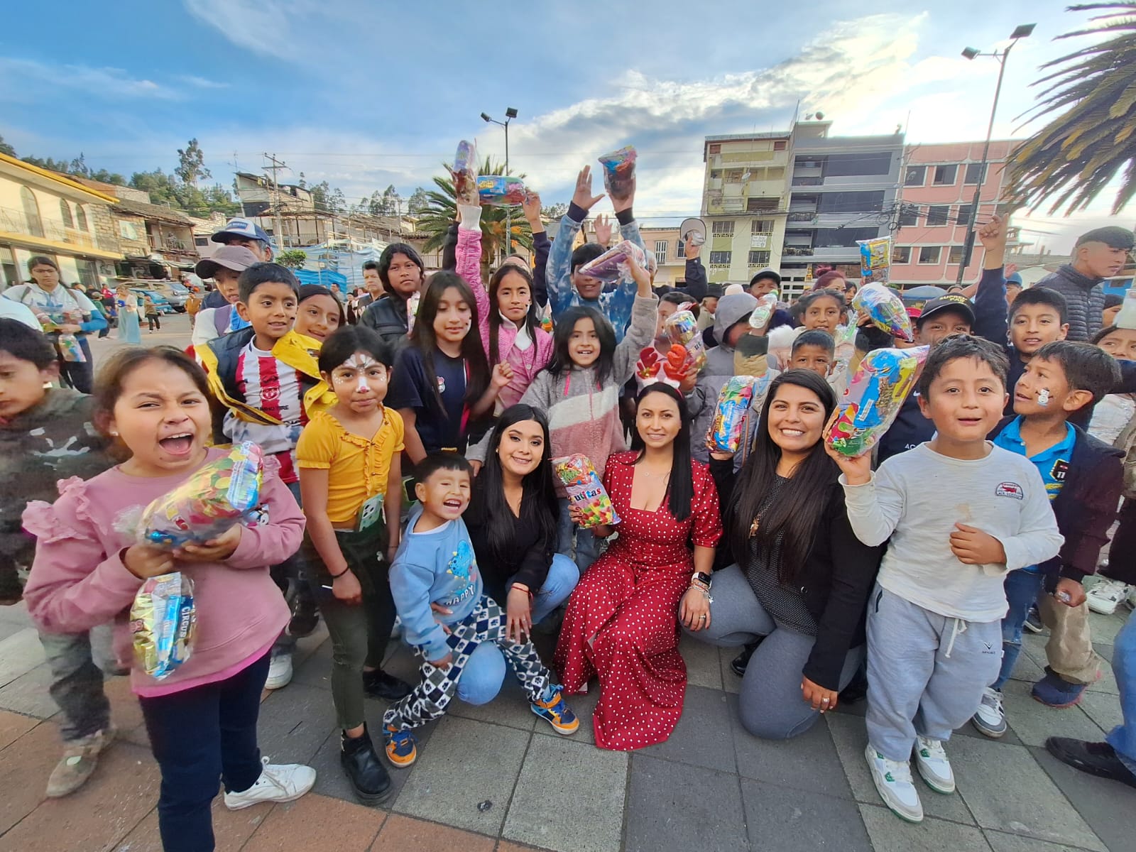  “NAVIDAD DE FE Y AMOR” LLENÓ DE ALEGRÍA A NIÑOS Y ADULTOS MAYORES EN PICAIHUA